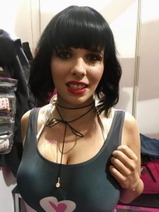 Sexy Camgirl Pina Deluxe